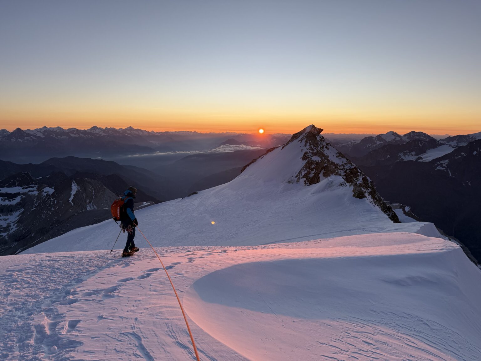 Bishorn 4151m, geführte Tour mit zertifiziertem IVBV Bergführer.